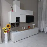 Sunflower Rose Apartment *