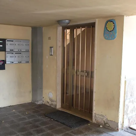 Sunflower Rose アパート マテーラ