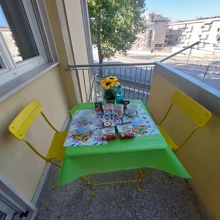 Sunflower Rose Appartement
