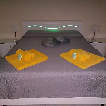 Sunflower Rose Appartement