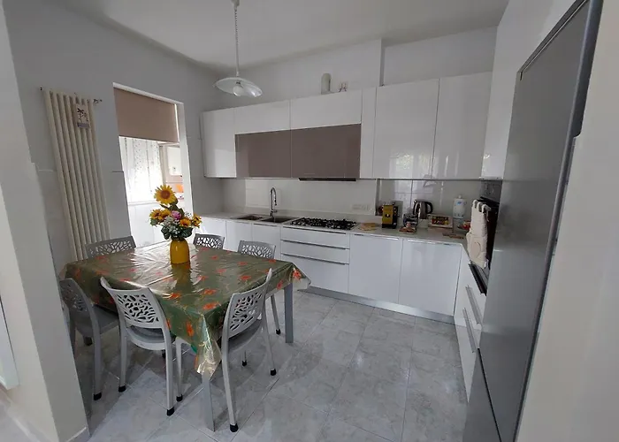 Sunflower Rose アパート